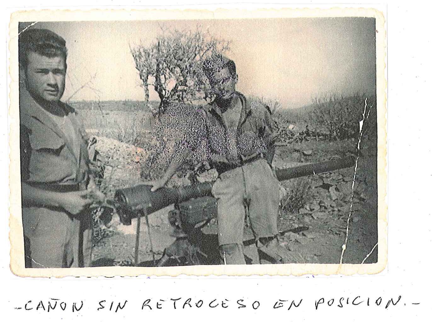 Cañón sin retroceso. Fotografía original de la campaña de Ifni y el Sáhara español, 1958-1959, Batallón Expedicionario Tetuán XIV.