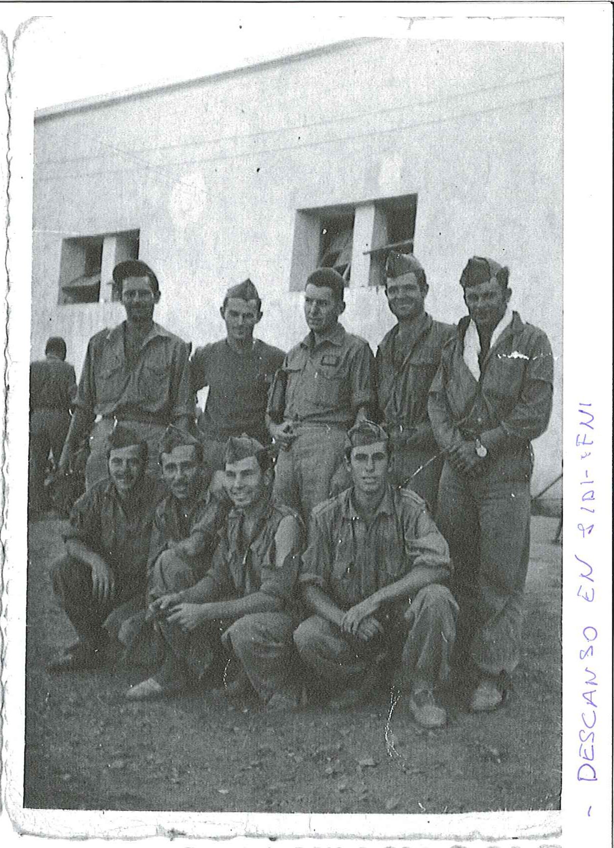 Descanso en Sidi Ifni. Fotografía original de la campaña de Ifni y el Sáhara español, 1958-1959, Batallón Expedicionario Tetuán XIV.