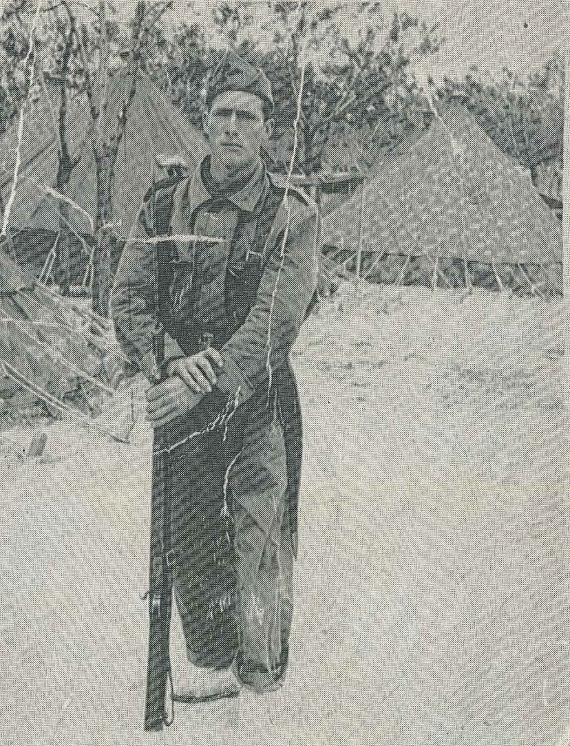 Fusilero. Fotografía original de la campaña de Ifni y el Sáhara español, 1958-1959, Batallón Expedicionario Tetuán XIV.