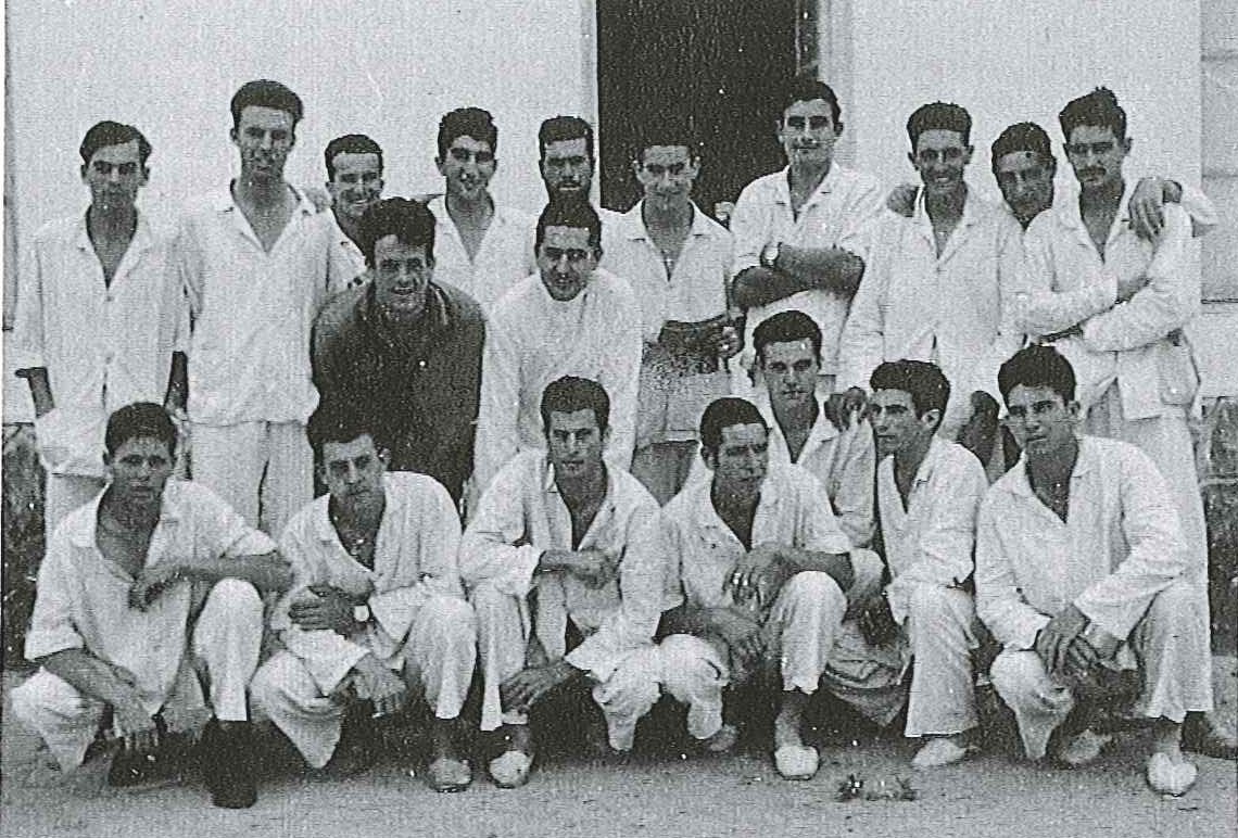 Grupo de blanco. Fotografía original de la campaña de Ifni y el Sáhara español, 1958-1959, Batallón Expedicionario Tetuán XIV.