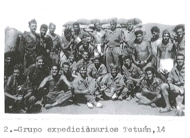 Grupo de expedicionarios del Tetuán XIV. Fotografía original de la campaña de Ifni y el Sáhara español, 1958-1959, Batallón Expedicionario Tetuán XIV.