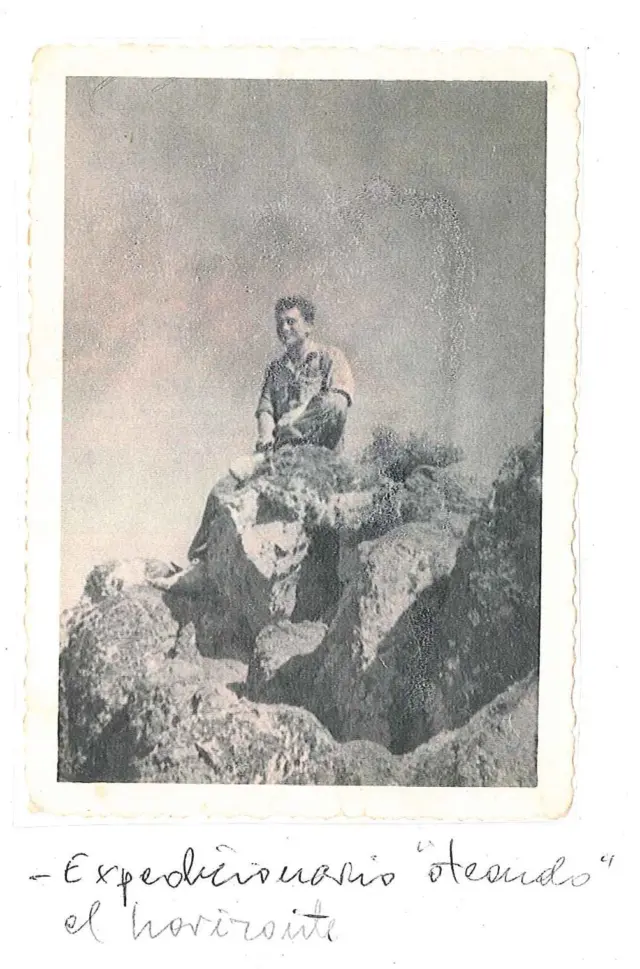 Oteando el horizonte. Fotografía original de la campaña de Ifni y el Sáhara español, 1958-1959, Batallón Expedicionario Tetuán XIV.