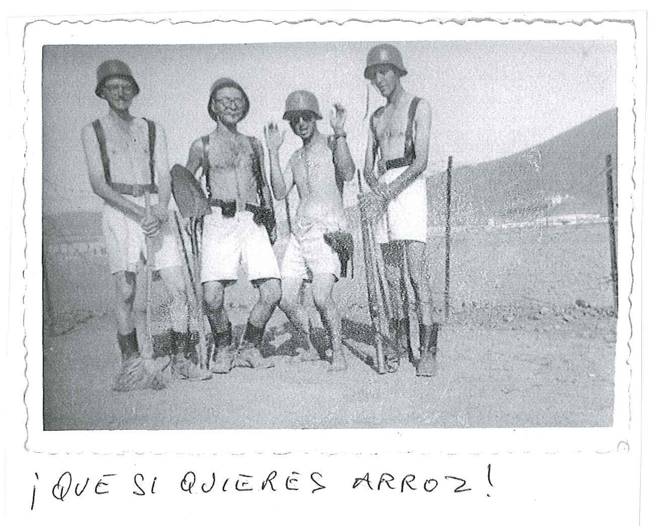 Que si quieres arroz. Fotografía original de la campaña de Ifni y el Sáhara español, 1958-1959, Batallón Expedicionario Tetuán XIV.