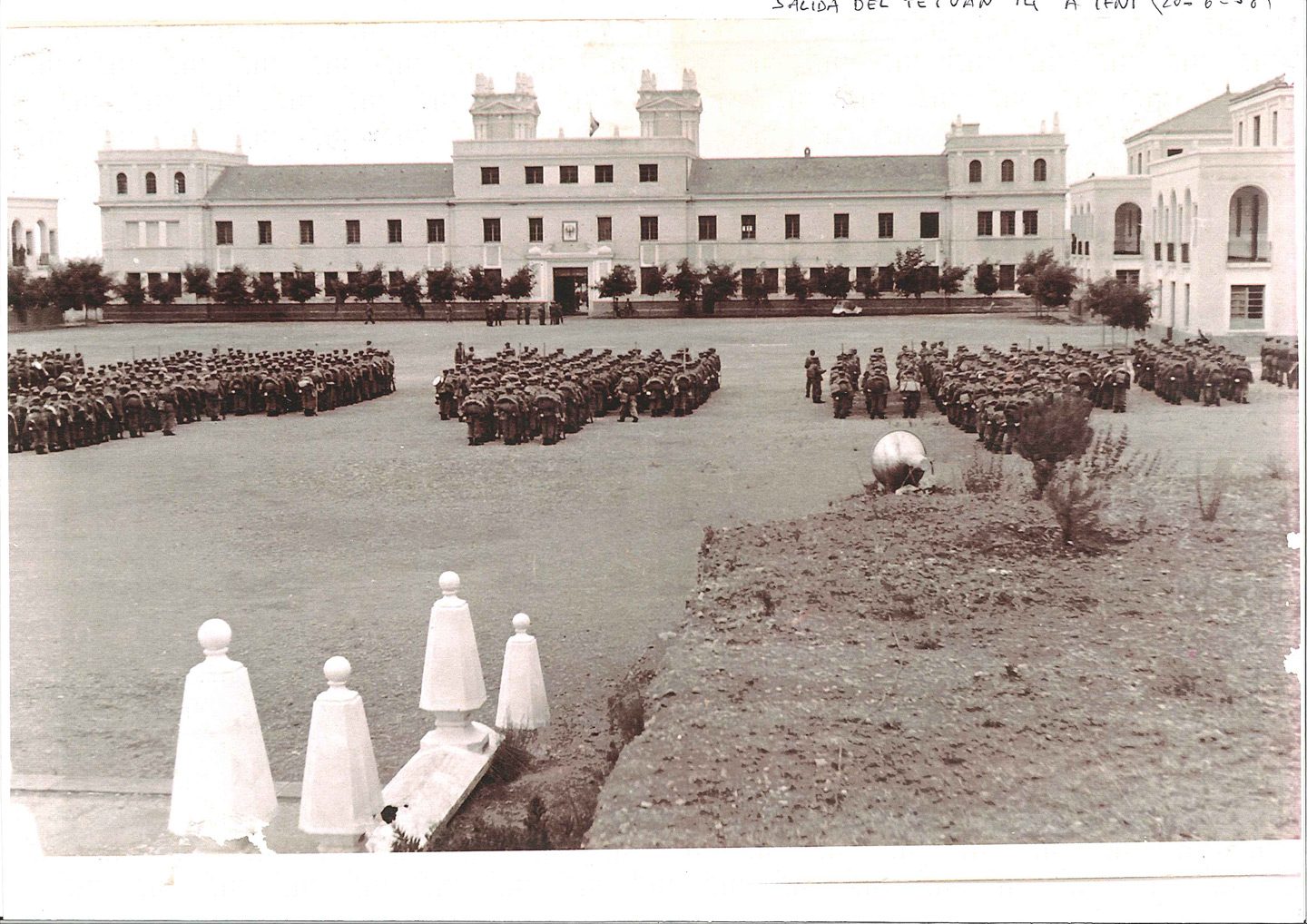 Salida del Tetuán XIV hacia Sidi Ifni. Fotografía original de la campaña de Ifni y el Sáhara español, 1958-1959, Batallón Expedicionario Tetuán XIV.